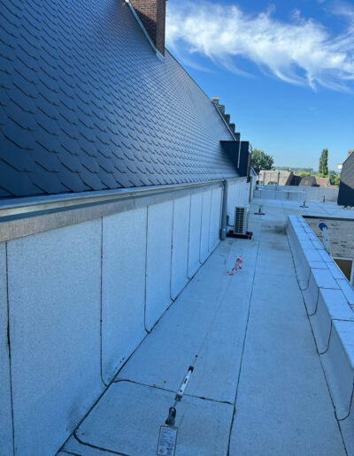 Dakwerken Professionele plat dak bedekking met EPDM rubber