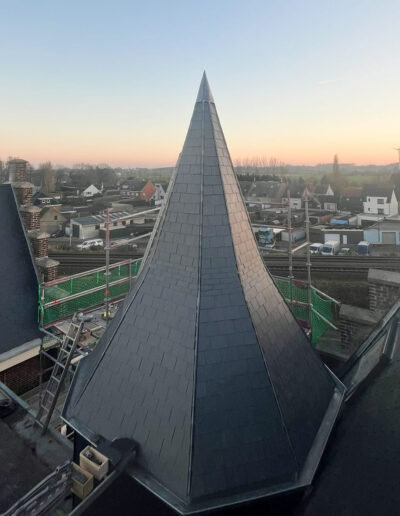 Dakwerken Specialist dakwerker voor monumentale gebouwen toren dak renovatie